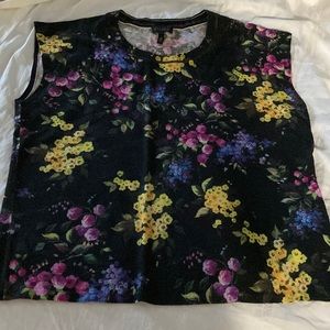 Escada floral crew neck sweater top